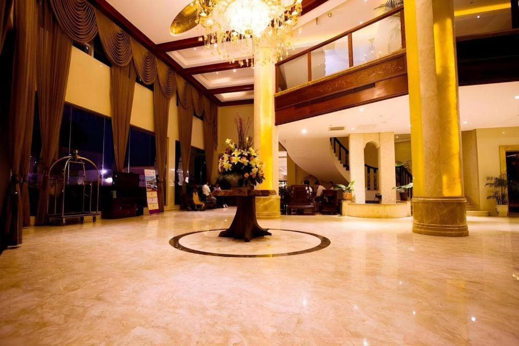 San Jiang Grand Hotel Vientiane Exterior foto
